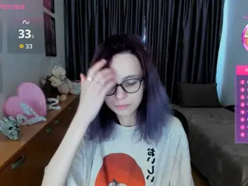 MiniLussiya  live sex cam