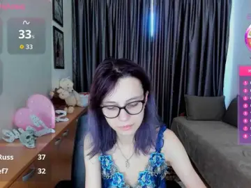 MiniLussiya  live sex cam
