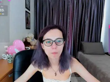 MiniLussiya  live sex cam