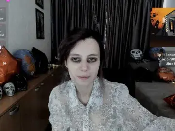 MiniLussiya  live sex cam