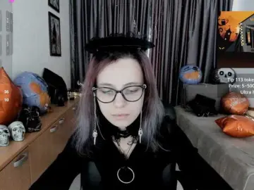 MiniLussiya  live sex cam