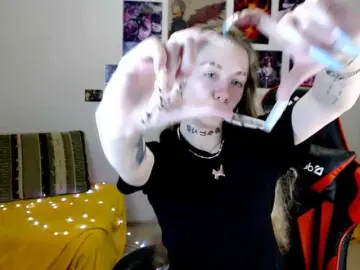 Nica-Kawaii  live sex cam