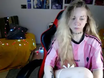 Nica-Kawaii  live sex cam