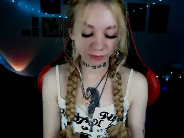 Nica-Kawaii  live sex cam