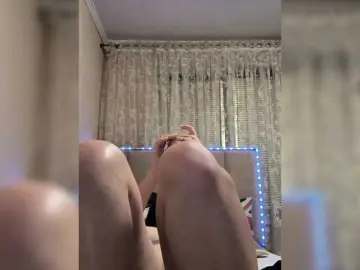PlayfulAlice  live sex cam