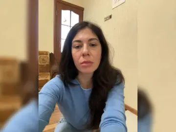 PlayfulAlice  live sex cam