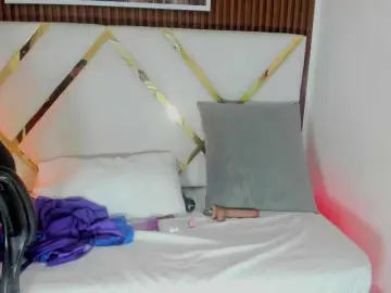 Slutty-Sucker  live sex cam