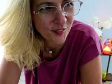 Sweetaniaa  live sex cam