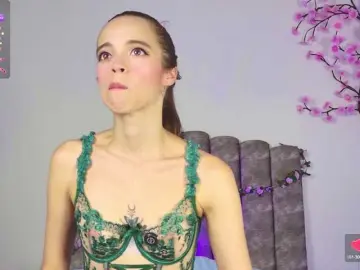 AureLiora  live sex cam