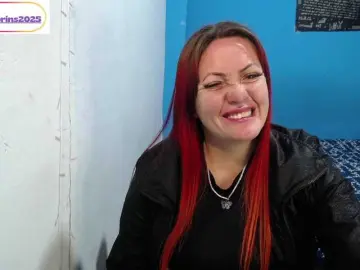 Carolinhe  live sex cam