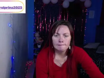 Carolinhe  live sex cam