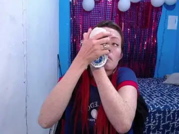 Carolinhe  live sex cam