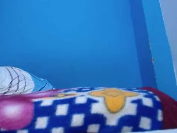 Carolinhe  live sex cam