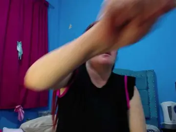 Carolinhe  live sex cam