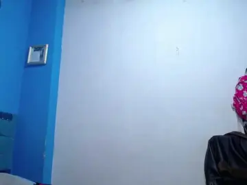 Carolinhe  live sex cam