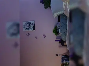 Naomi-milf  live sex cam