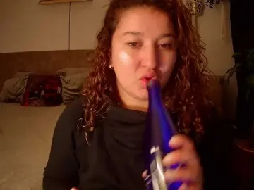 Silverlbeekerry  live sex cam