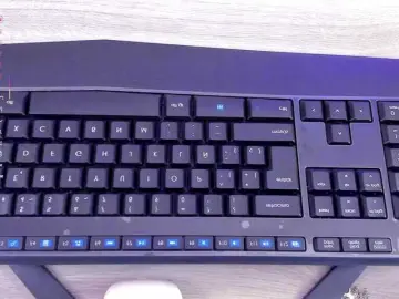 Megan-cooper28  live sex cam