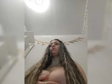 Vipbrunetka  live sex cam