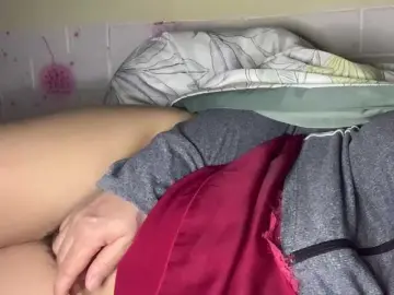 Daisy119  live sex cam