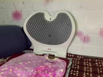 Daisy119  live sex cam