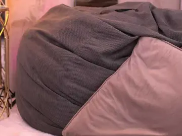 EmmaEmber  live sex cam