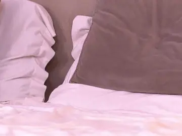 EmmaEmber  live sex cam