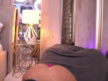 EmmaEmber  live sex cam