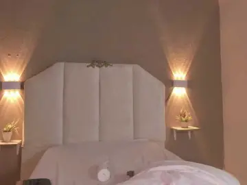 Juliette-1  live sex cam