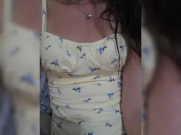 SexyQueen333  live sex cam