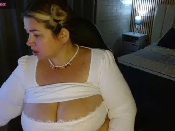 Bella-savati  live sex cam