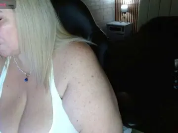 Bella-savati  live sex cam