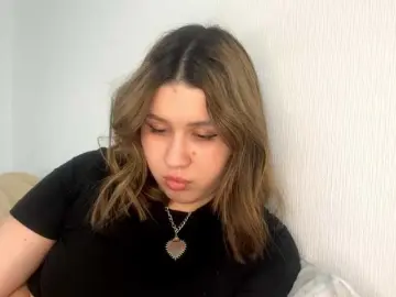 Encharmy  live sex cam