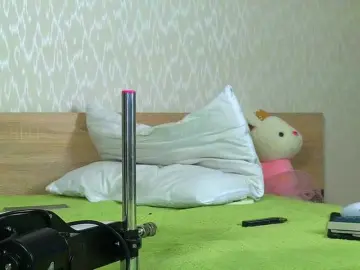 Adelina-Cowell  live sex cam