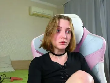 Adelina-Cowell  live sex cam