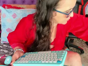 MargothClain  live sex cam