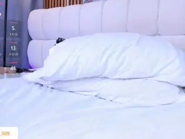 Melanieklaus  live sex cam
