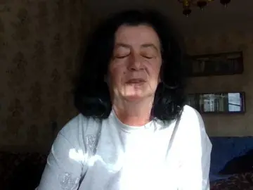Krisshurdlove  live sex cam