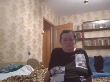 Krisshurdlove  live sex cam