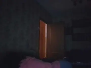 Krisshurdlove  live sex cam