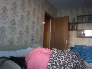 Krisshurdlove  live sex cam