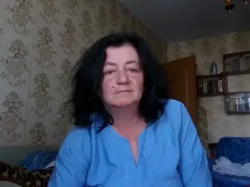 Krisshurdlove  live sex cam