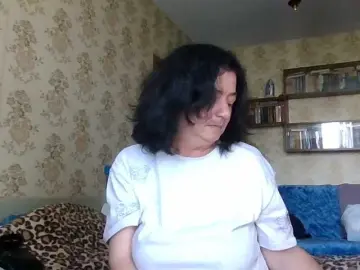 Krisshurdlove  live sex cam