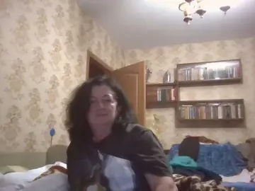 Krisshurdlove  live sex cam
