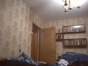 Krisshurdlove  live sex cam