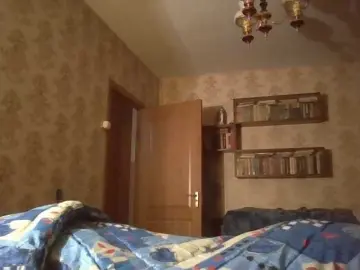 Krisshurdlove  live sex cam