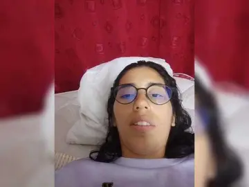 Skinny333  live sex cam