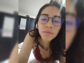 Skinny333  live sex cam