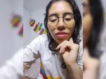 Skinny333  live sex cam