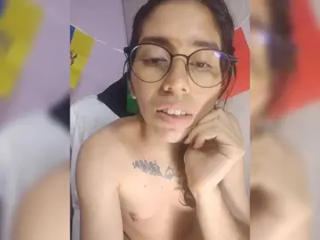 Skinny333  live sex cam
